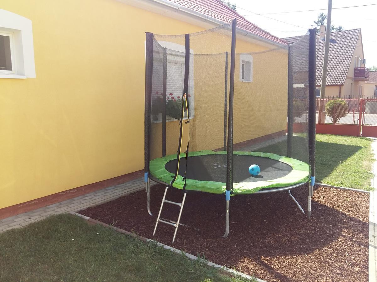 Armada Family Apartment Hajduszoboszlo Luaran gambar